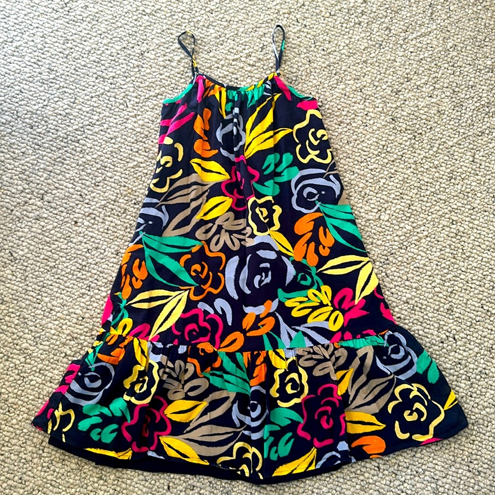 Gap Kids floral sundress / cover up
Girls large
Navy with multicolored flowers